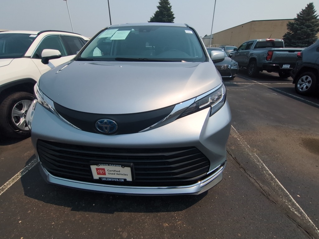 Used 2023 Toyota Sienna XLE with VIN 5TDYRKEC8PS160271 for sale in Minneapolis, Minnesota