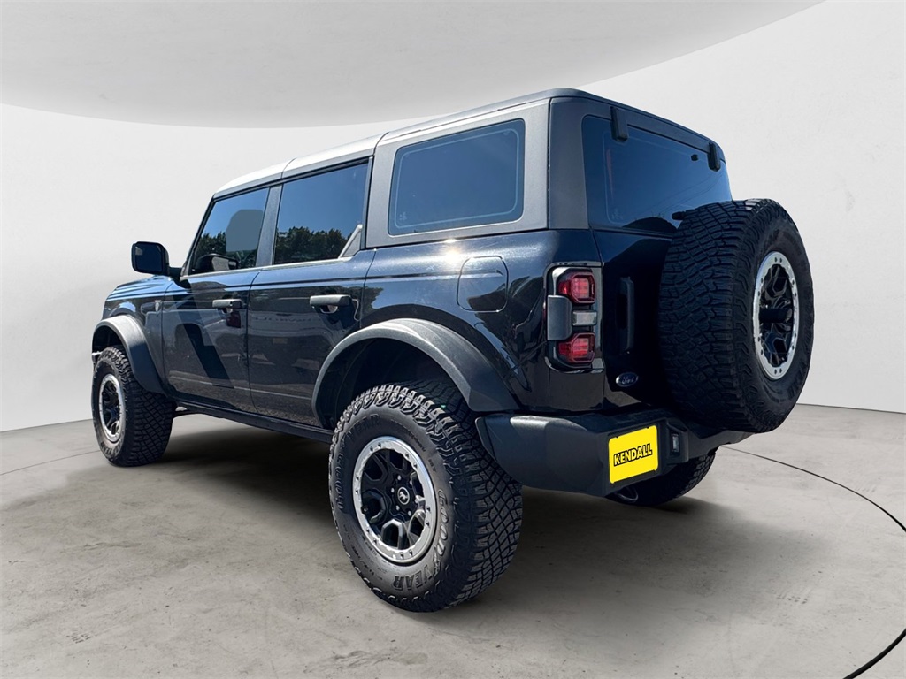 2023 Ford Bronco Base photo 3