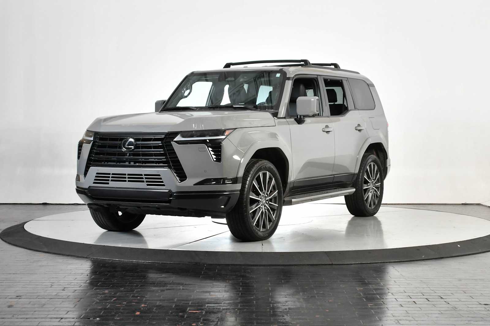 2024 Lexus GX Luxury's photo