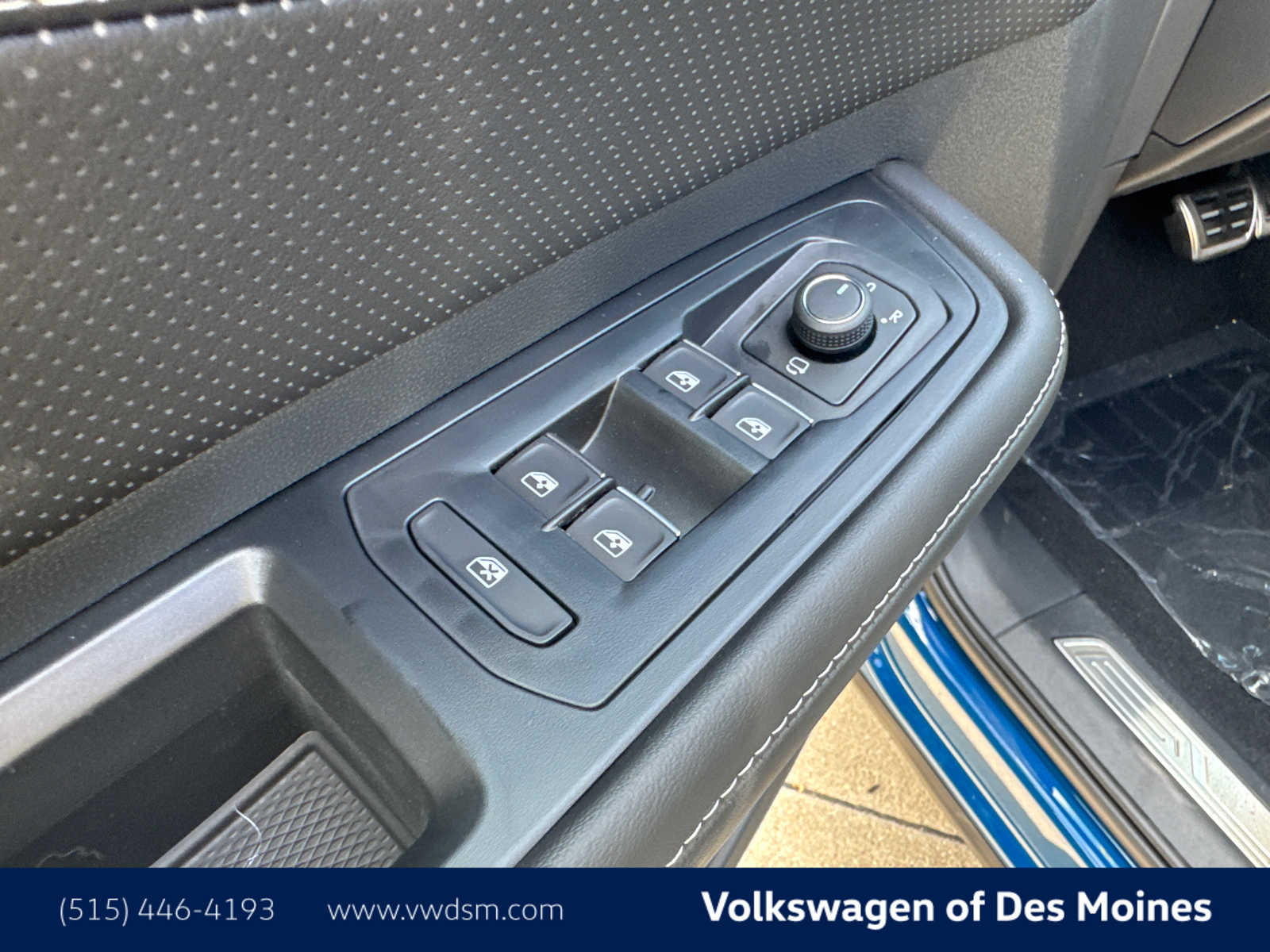 2025 Volkswagen Atlas Cross Sport SEL Premium R-Line photo 20