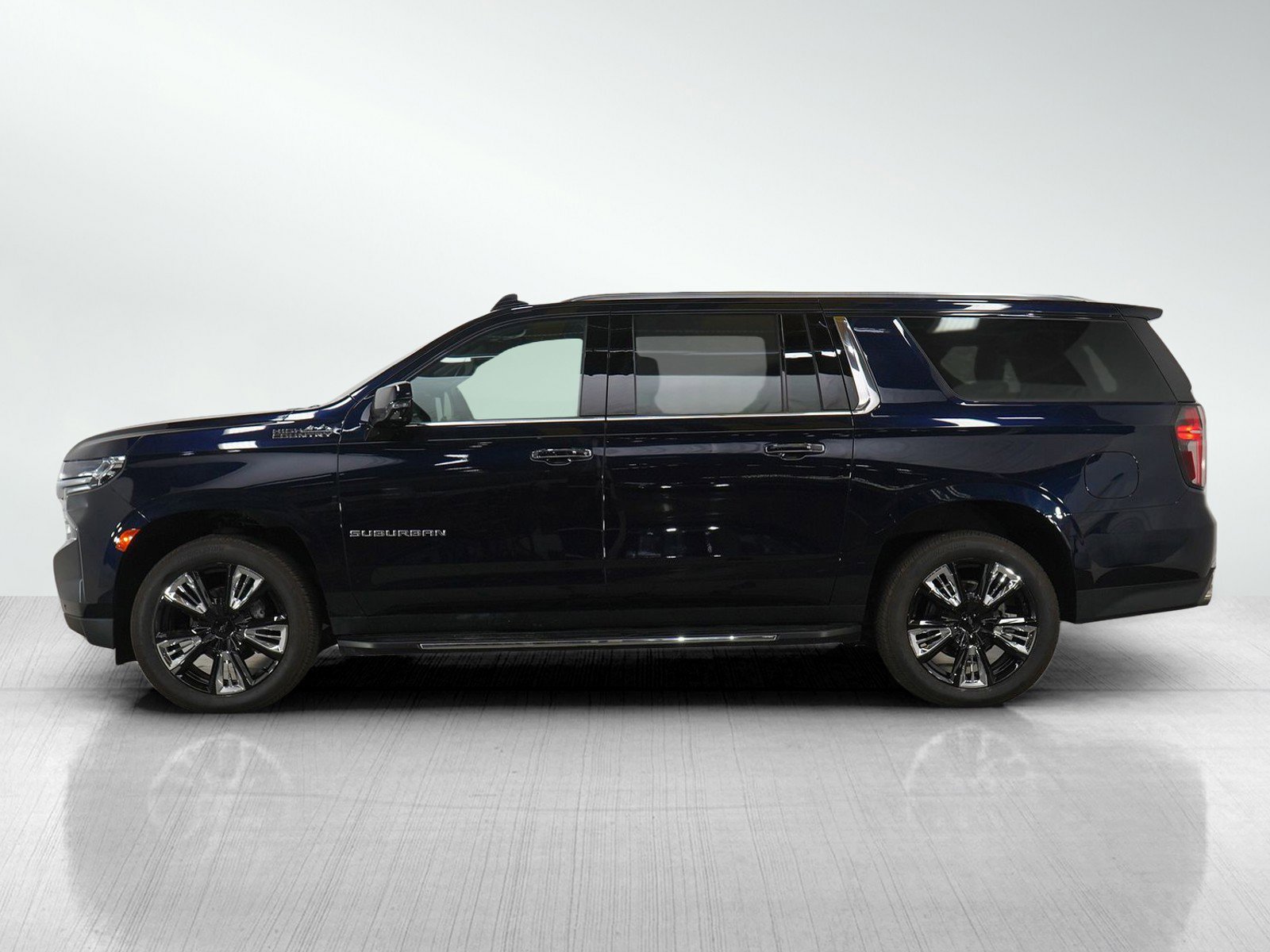 Used 2024 Chevrolet Suburban High Country with VIN 1GNSKGKL2RR108736 for sale in Minneapolis, Minnesota
