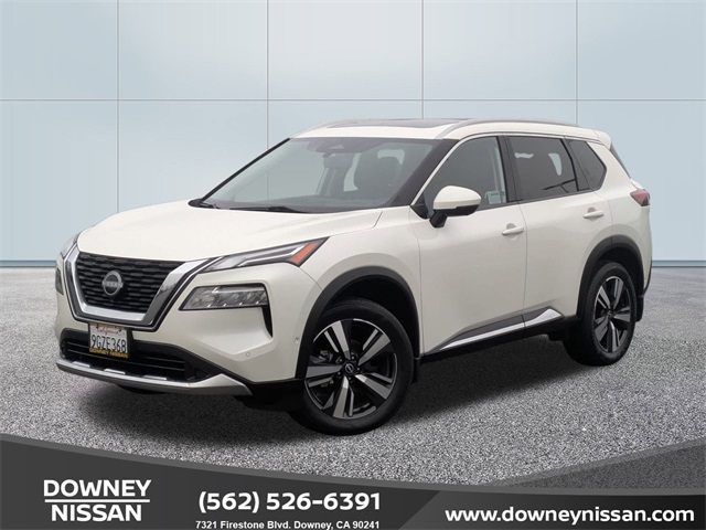 2023 Nissan Rogue Platinum's photo