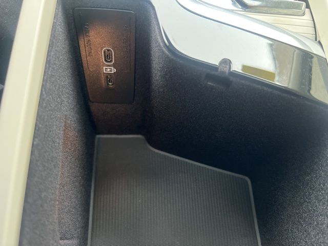 2024 Volvo S60 B5 Core photo 39
