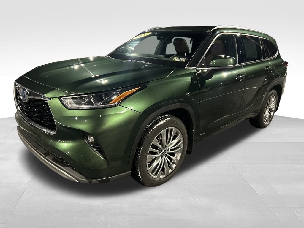 2023 Toyota Highlander Platinum's photo