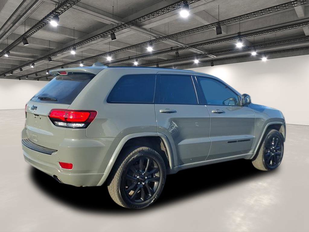 2021 Jeep Grand Cherokee Laredo X photo 3