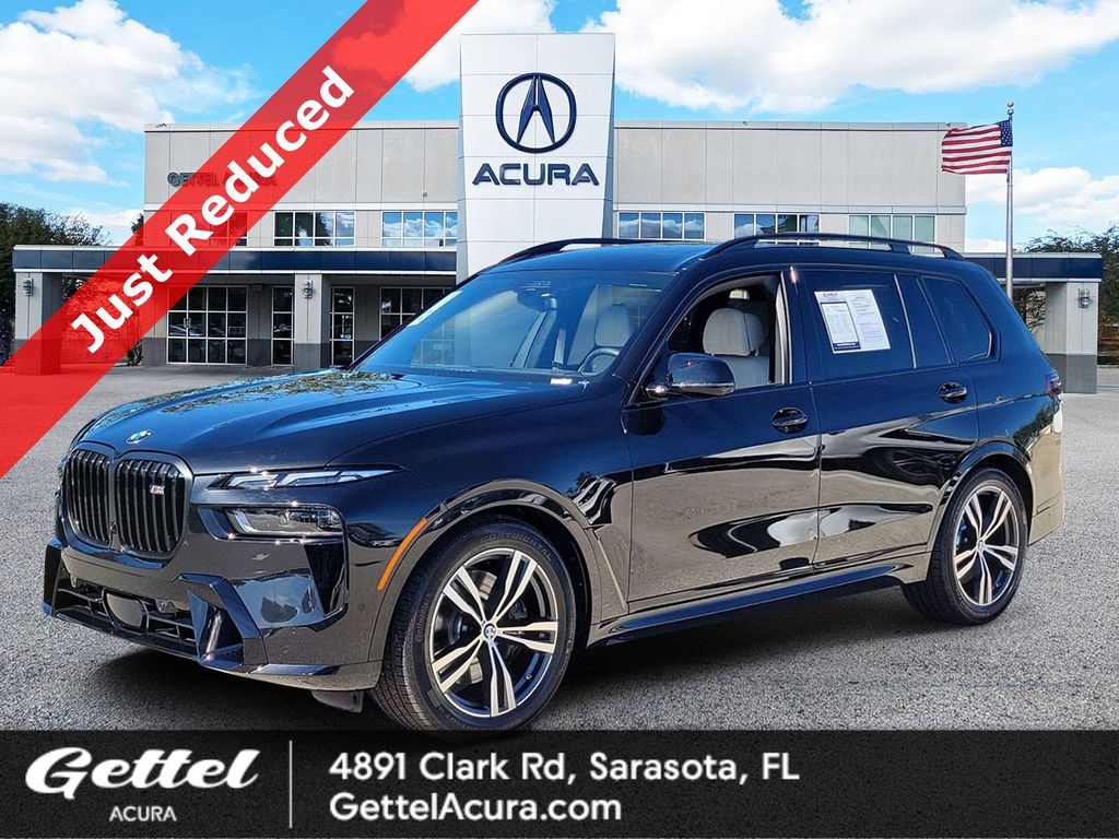 2025 BMW X7 M60i's photo