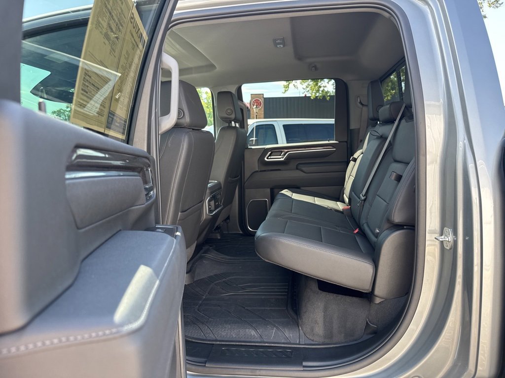 2025 Chevrolet Silverado 3500HD LTZ photo 15