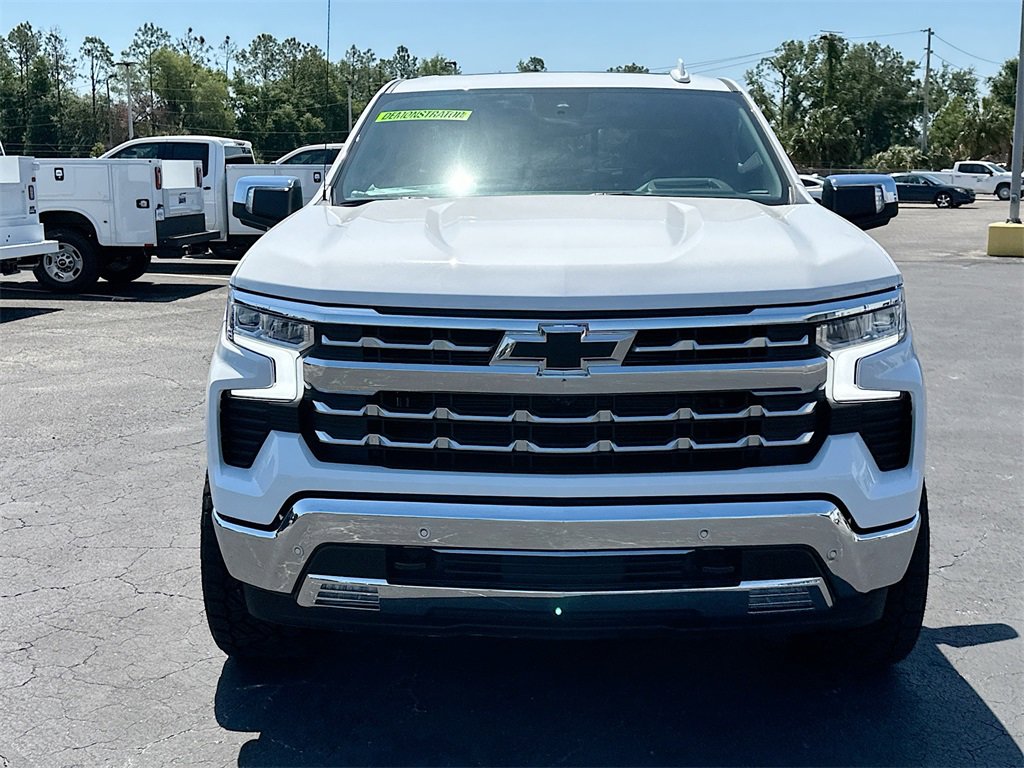 2025 Chevrolet Silverado 1500 LTZ photo 2
