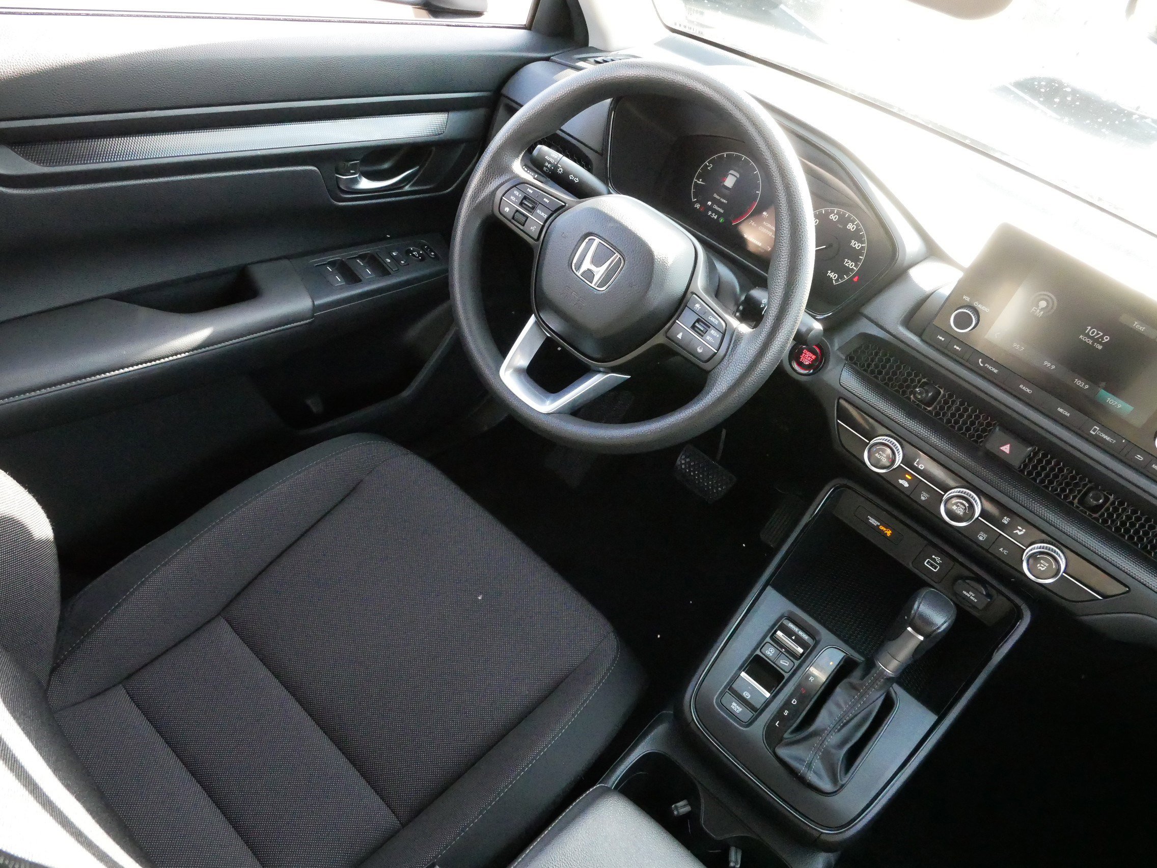 2025 Honda CR-V LX photo 9