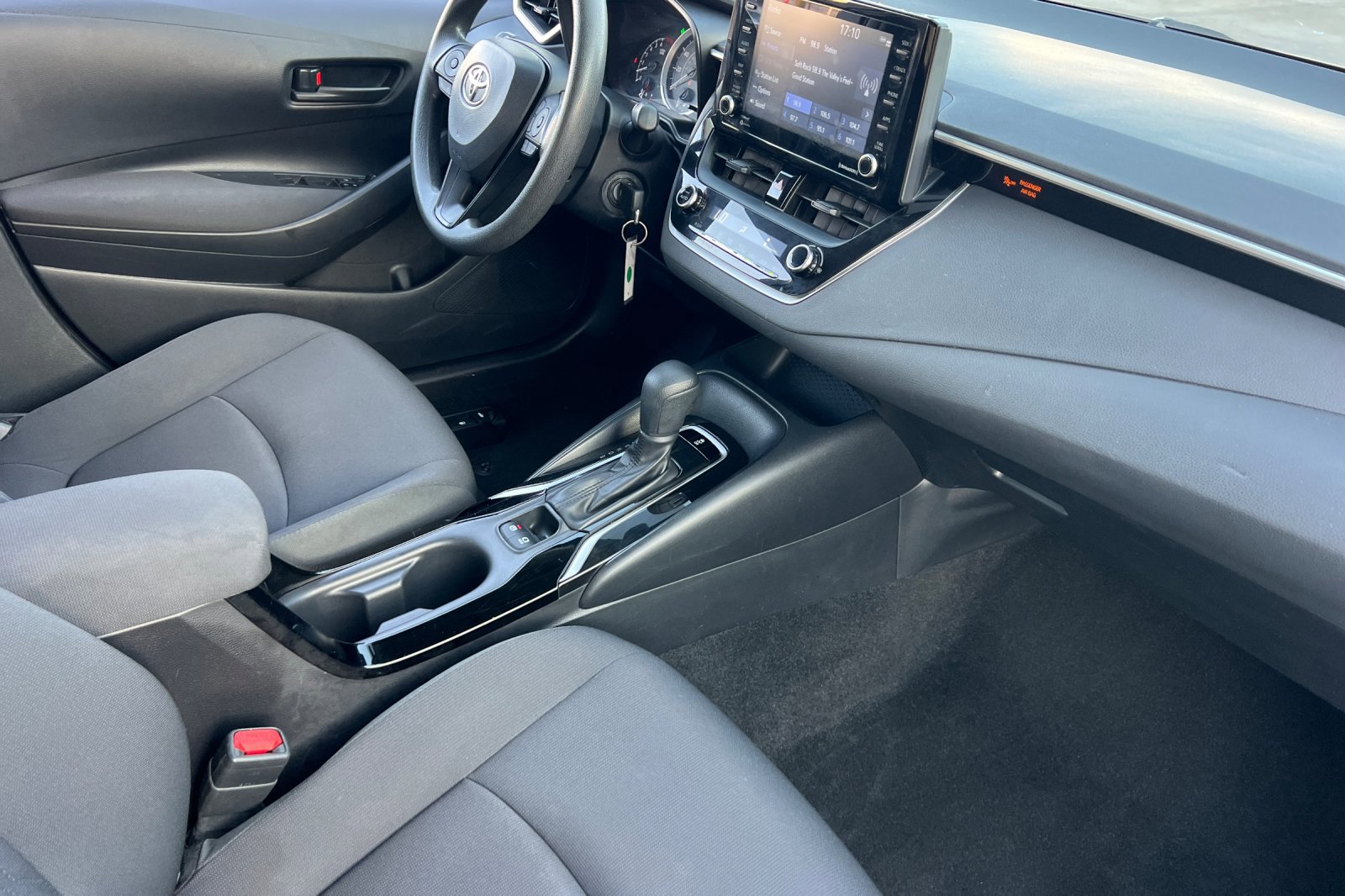2022 Toyota Corolla LE photo 14