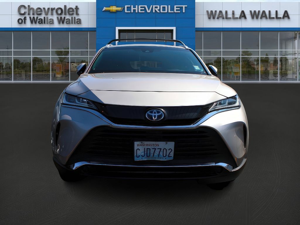 2022 Toyota Venza XLE photo 2