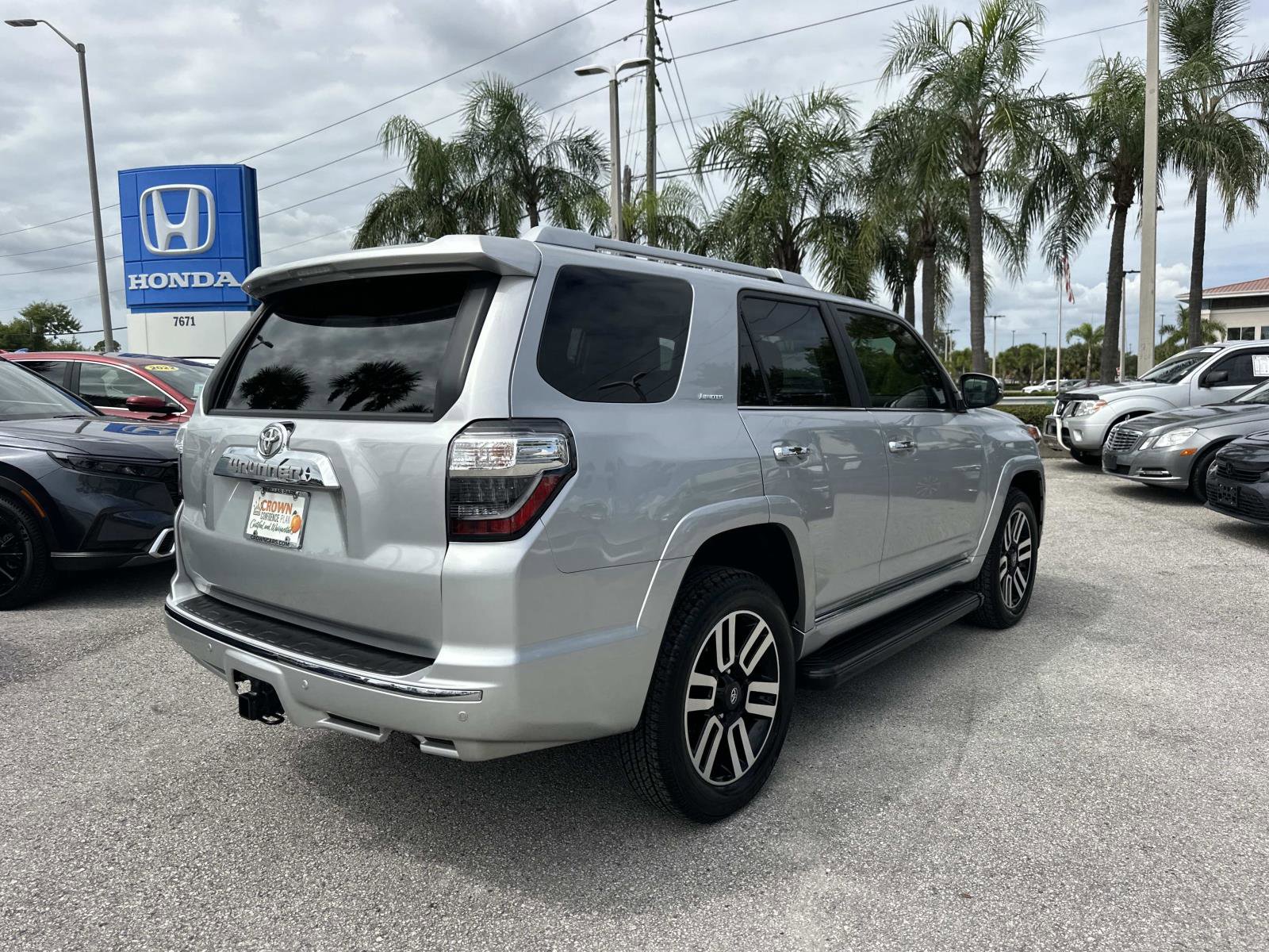 2024 Toyota 4Runner Limited photo 3