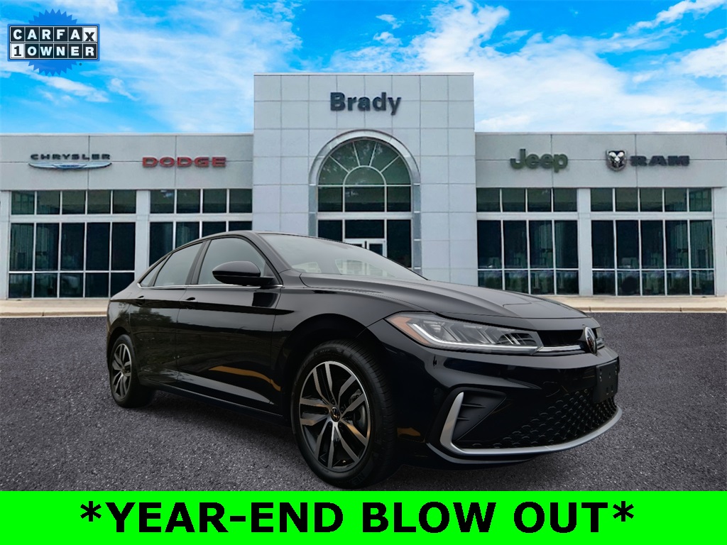 2025 Volkswagen Jetta SE's photo