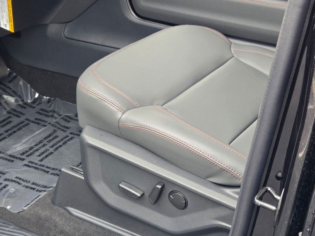 2025 Ford Expedition photo 23