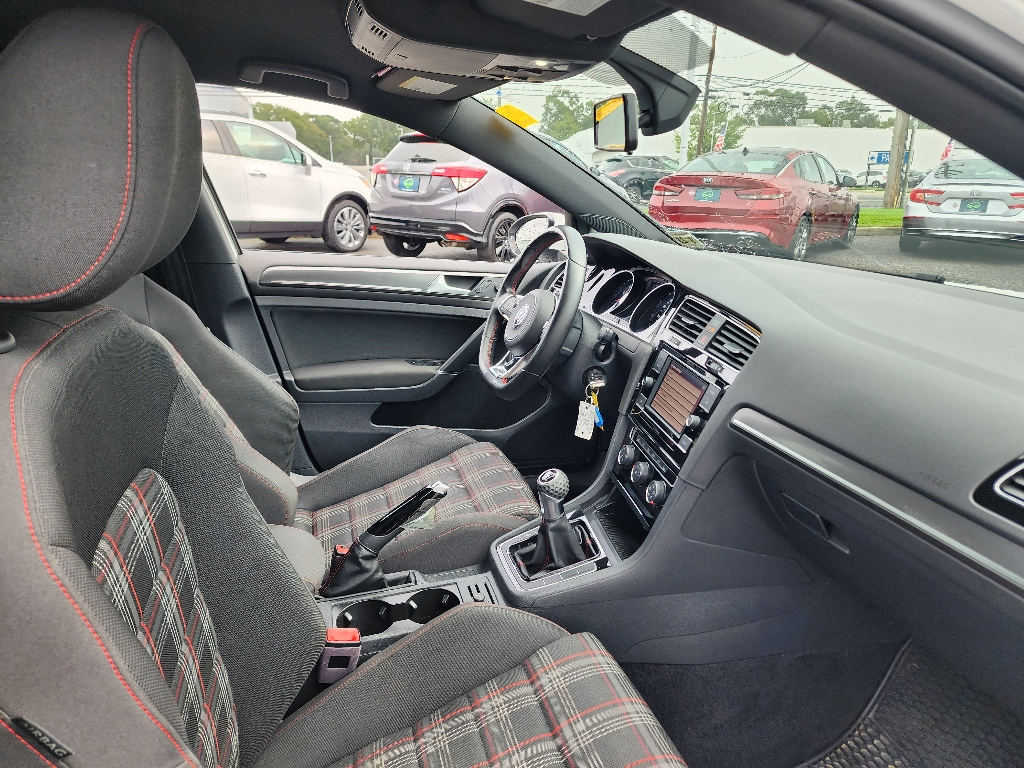 2018 Volkswagen Golf GTI S photo 20