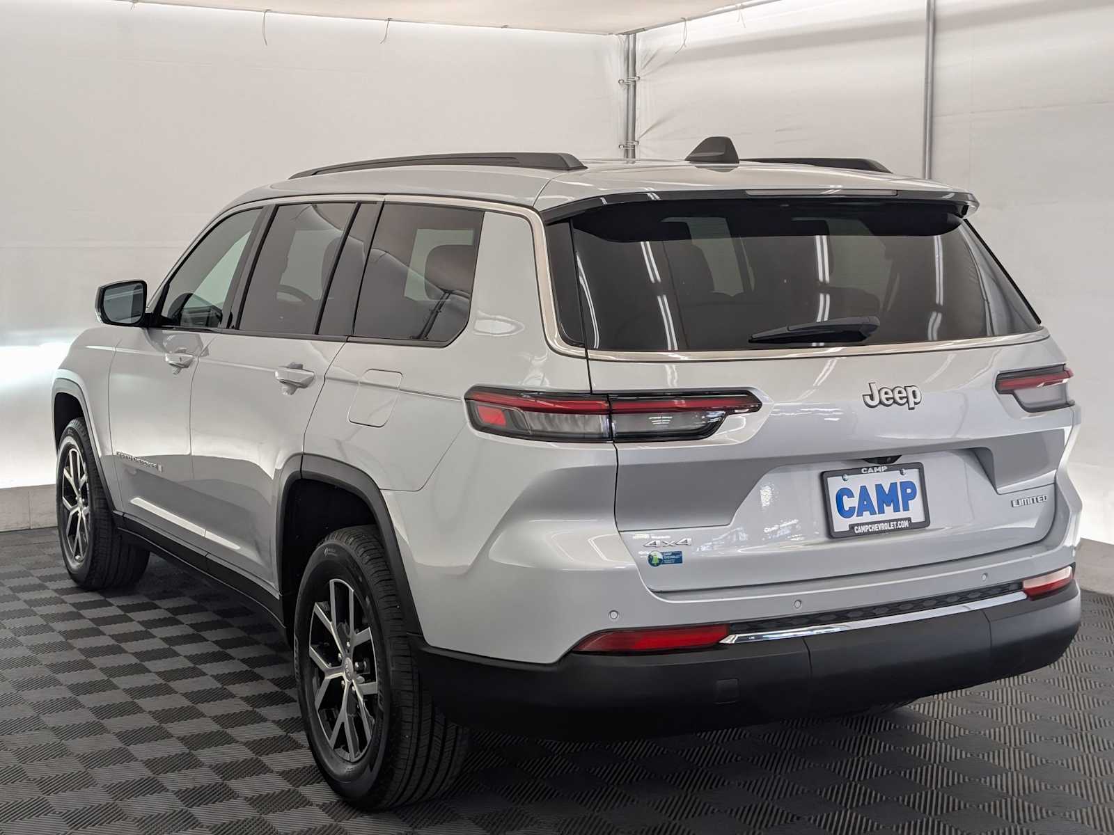 2024 Jeep Grand Cherokee Limited photo 4