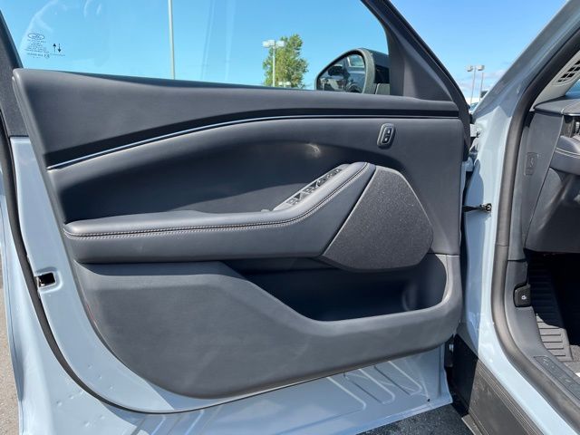 2025 Ford Mustang Mach-E Select photo 13