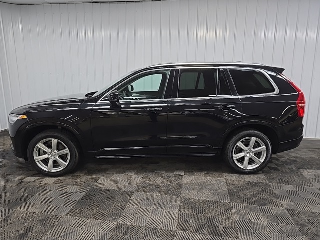 2023 Volvo XC90 B5 Core photo 3