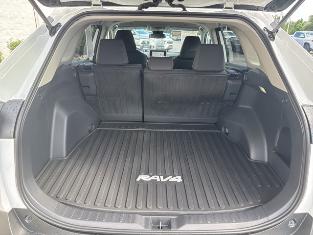 2025 Toyota RAV4 LE photo 13