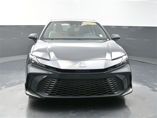 2025 Toyota Camry SE photo 2