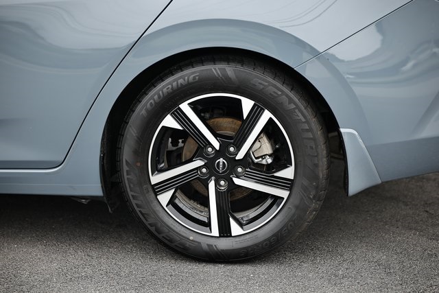 2024 Nissan Sentra SV photo 3