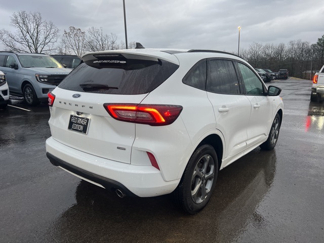 2023 Ford Escape Hybrid ST-Line photo 3