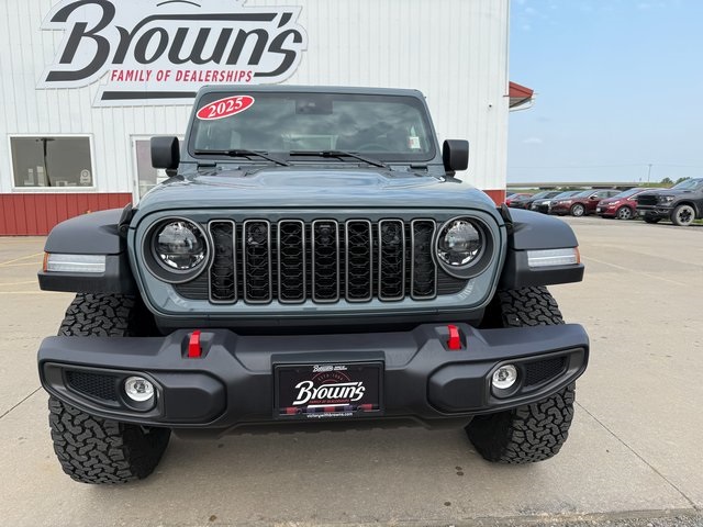 2025 Jeep Wrangler Rubicon photo 2
