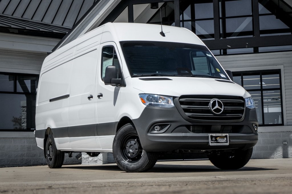 2025 Mercedes-Benz Sprinter Cargo Van Base's photo