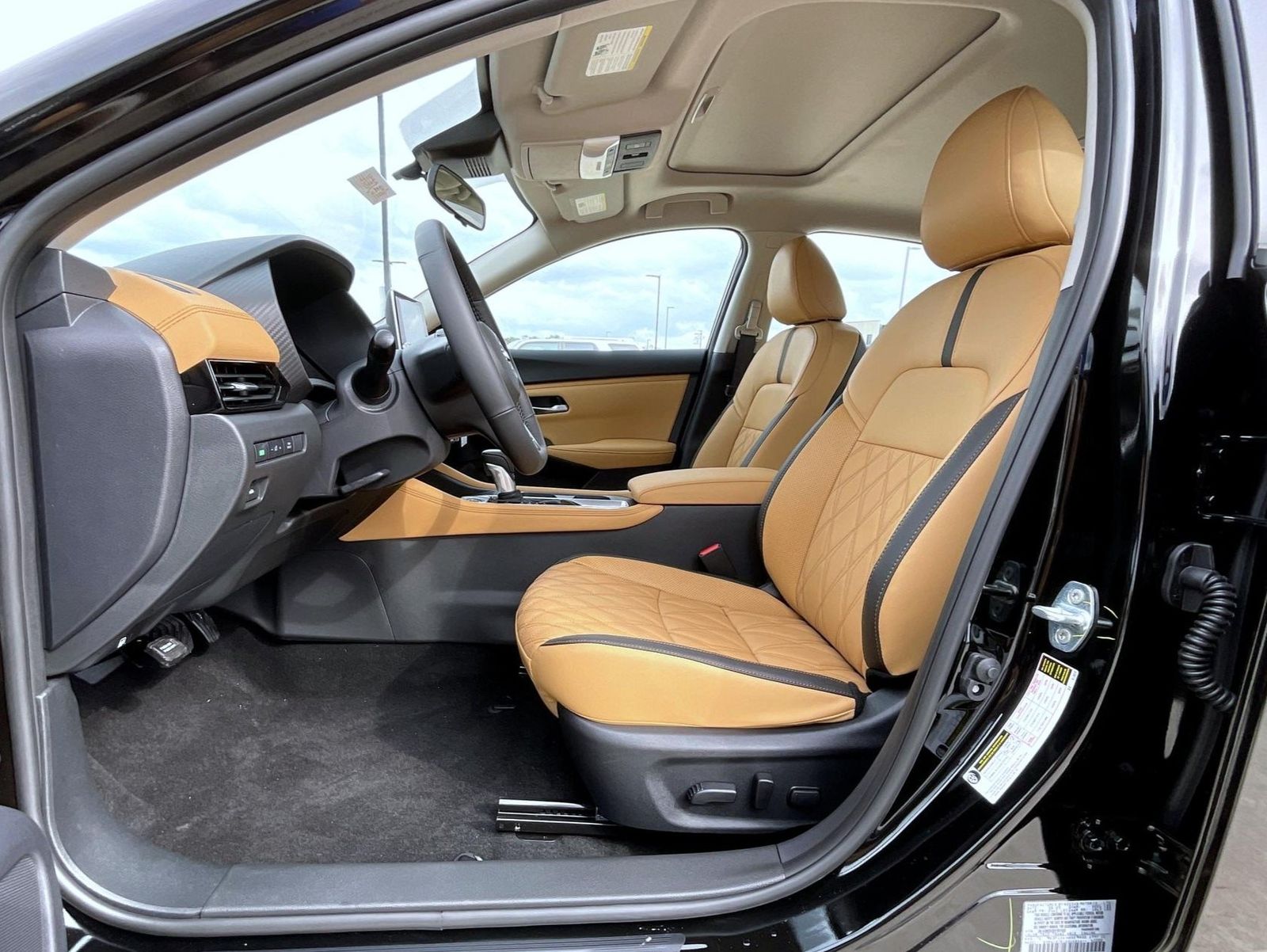 2025 Nissan Sentra SV photo 10