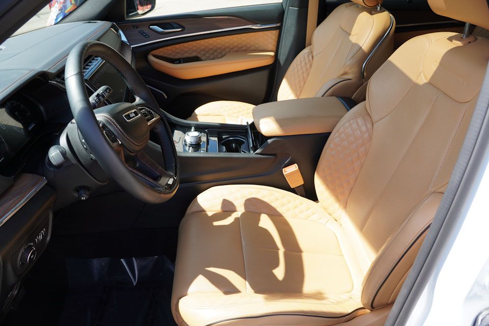 2024 Jeep Grand Cherokee L Summit photo 15