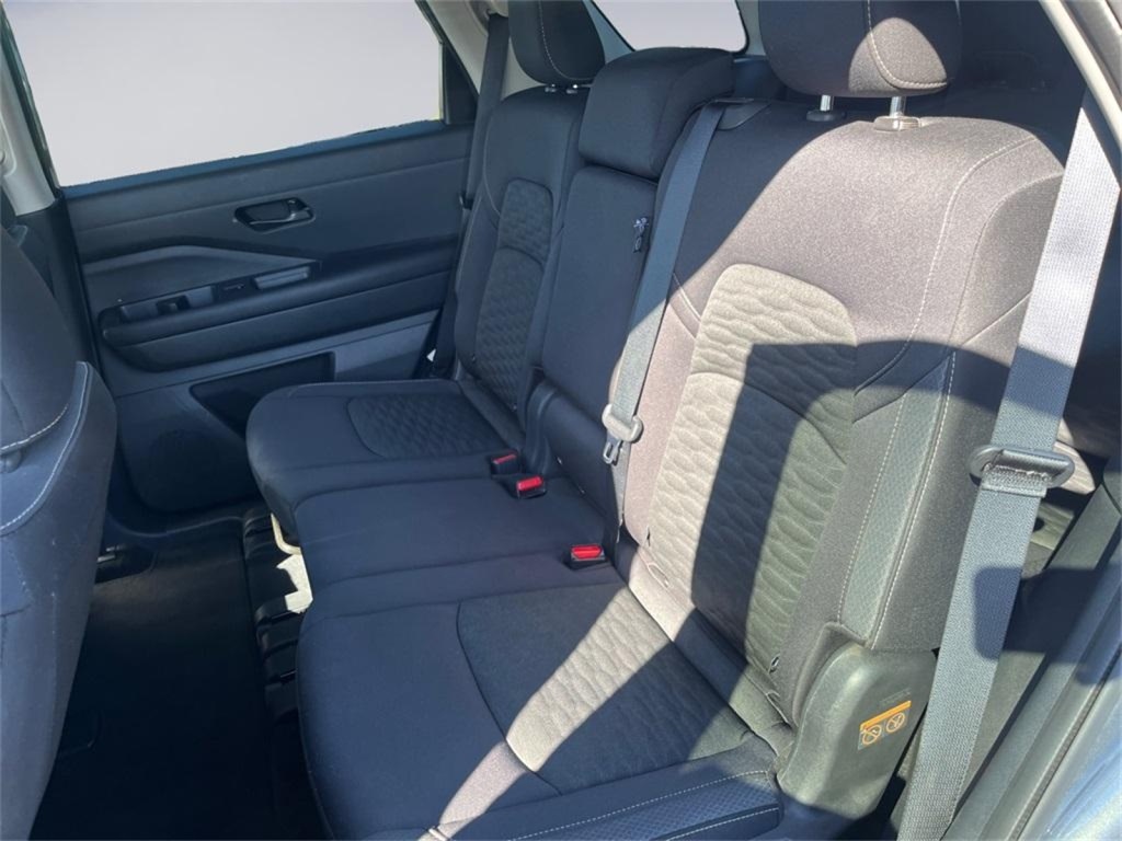 2024 Nissan Pathfinder SV photo 15