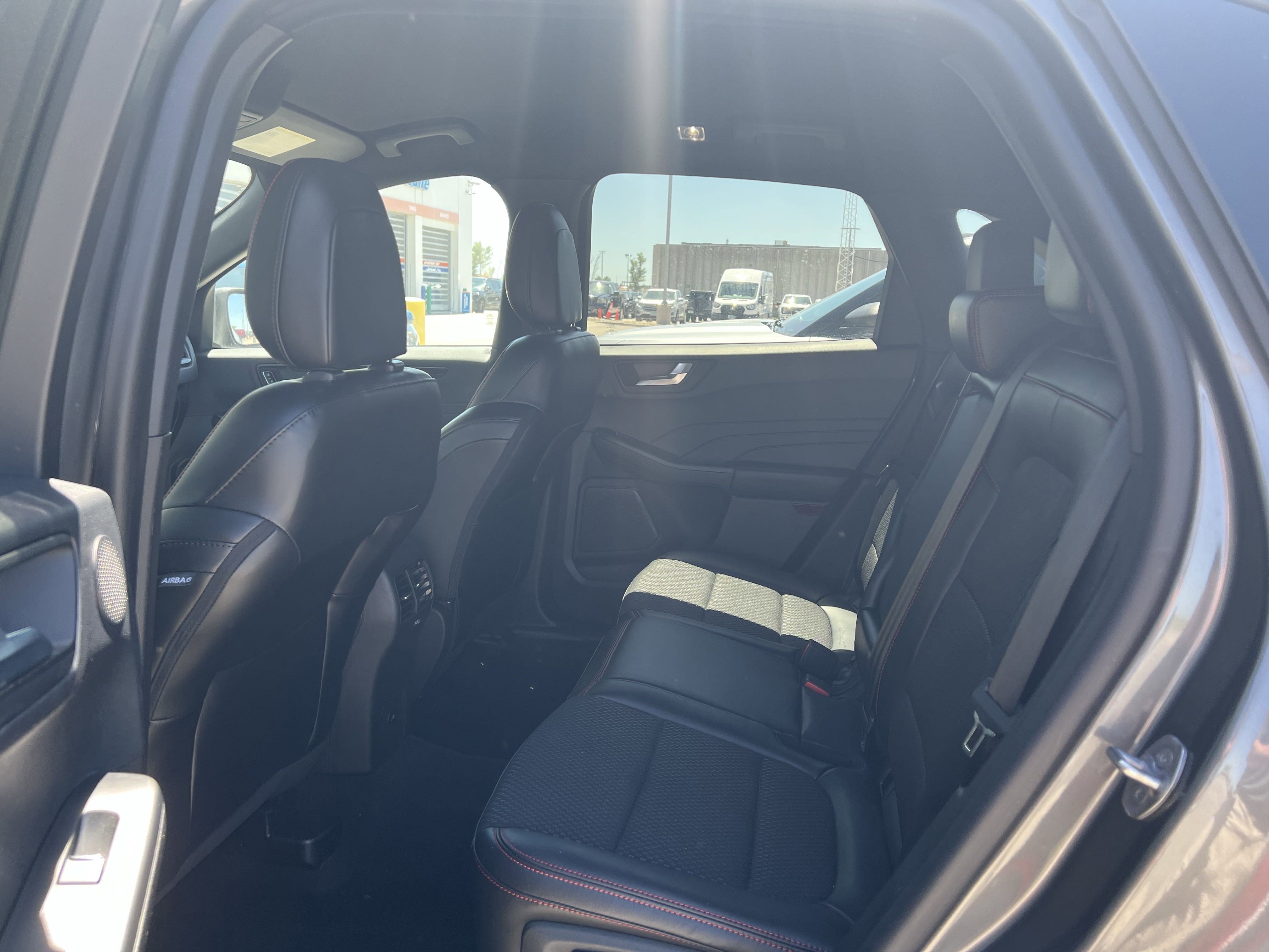 2023 Ford Escape ST-Line Select photo 12