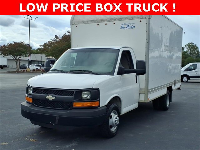 2014 Chevrolet Express 3500 Work Van Cutaway photo 4