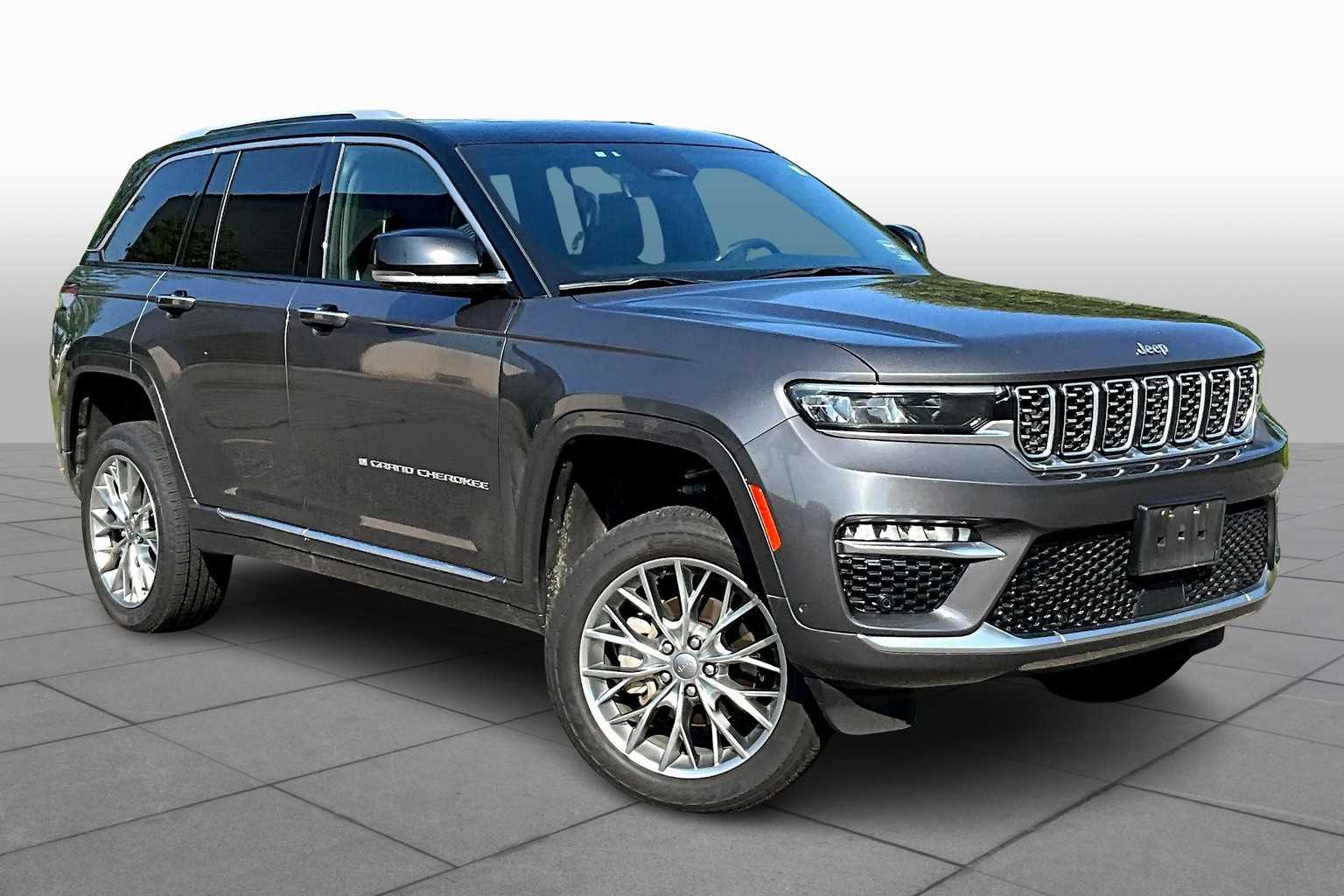 2023 Jeep Grand Cherokee Summit photo 2
