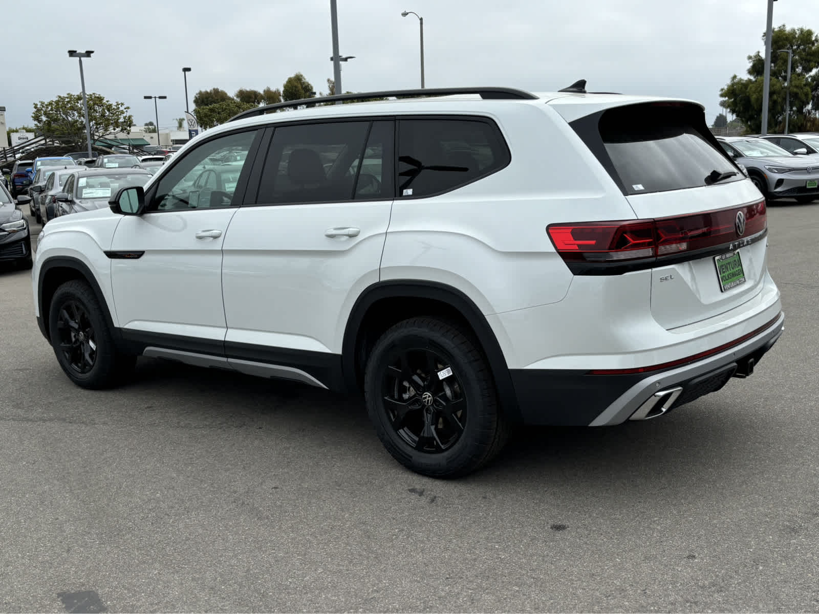 2024 Volkswagen Atlas Peak Edition SEL photo 5