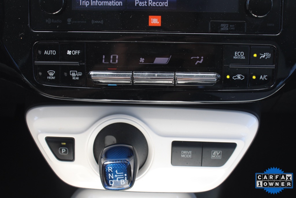 2017 Toyota Prius Four photo 26