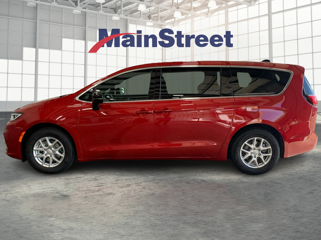 2026 Chrysler Pacifica photo 2