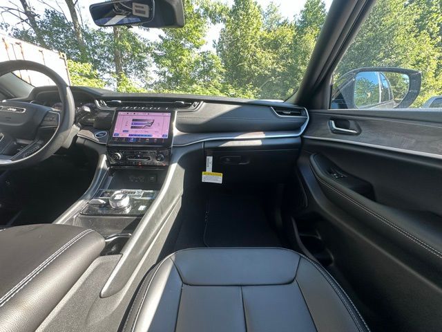 2025 Jeep Grand Cherokee Limited photo 26
