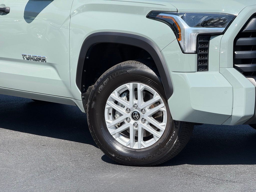 2024 Toyota Tundra SR5 photo 3