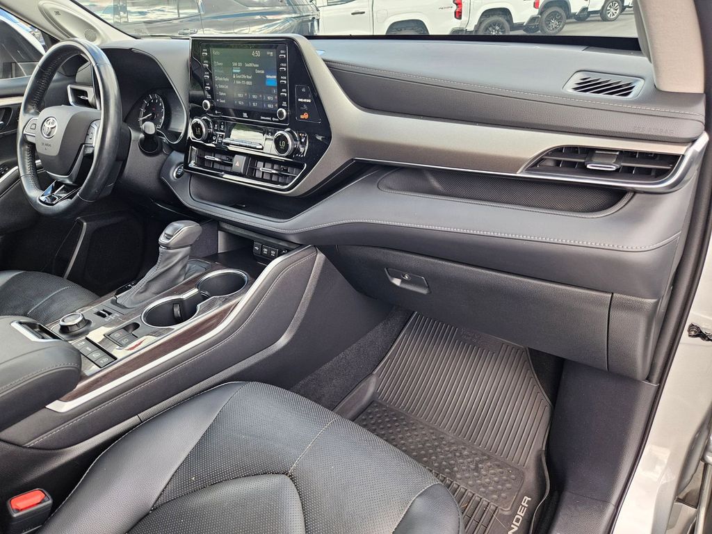 2021 Toyota Highlander Limited photo 33