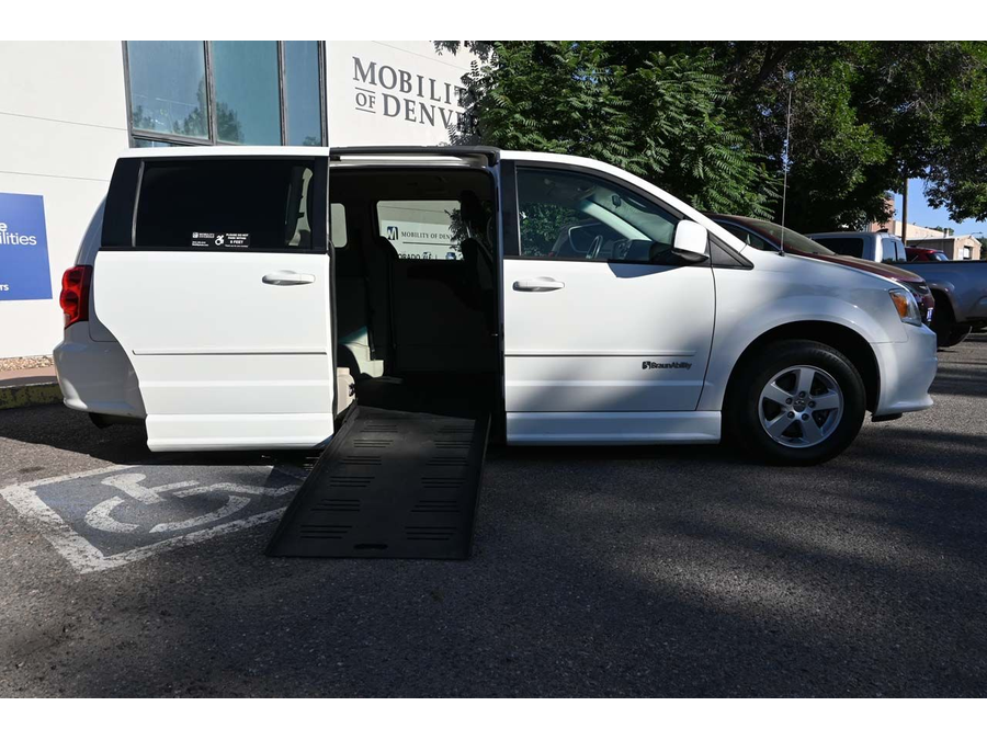 2013 Dodge Grand Caravan SXT photo 17