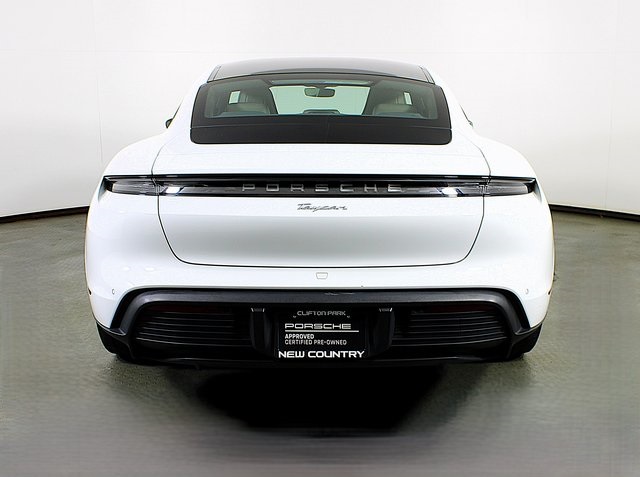 2023 Porsche Taycan photo 6