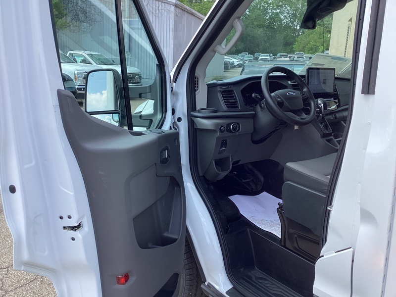 2024 Ford Transit photo 13