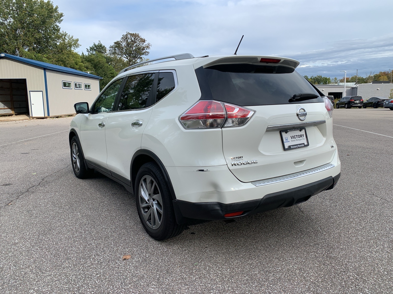 2015 Nissan Rogue SL photo 3