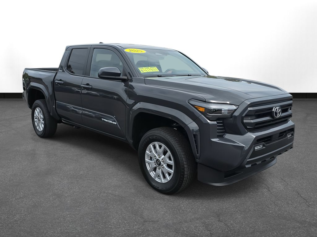 2025 Toyota Tacoma SR5 photo 3