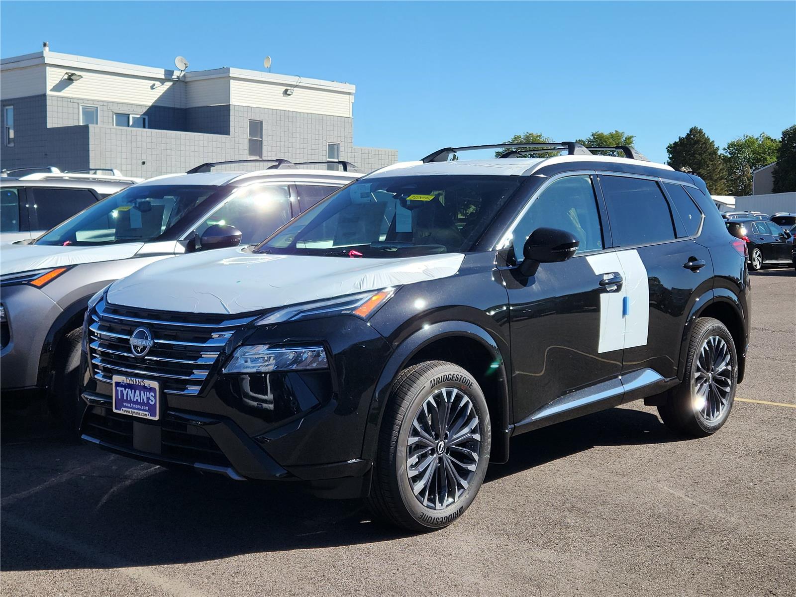 2026 Nissan Rogue Platinum photo 3