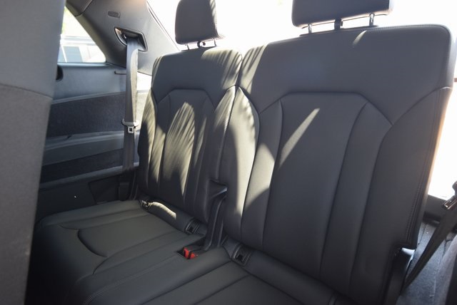 2025 Audi Q7 45 Premium photo 8