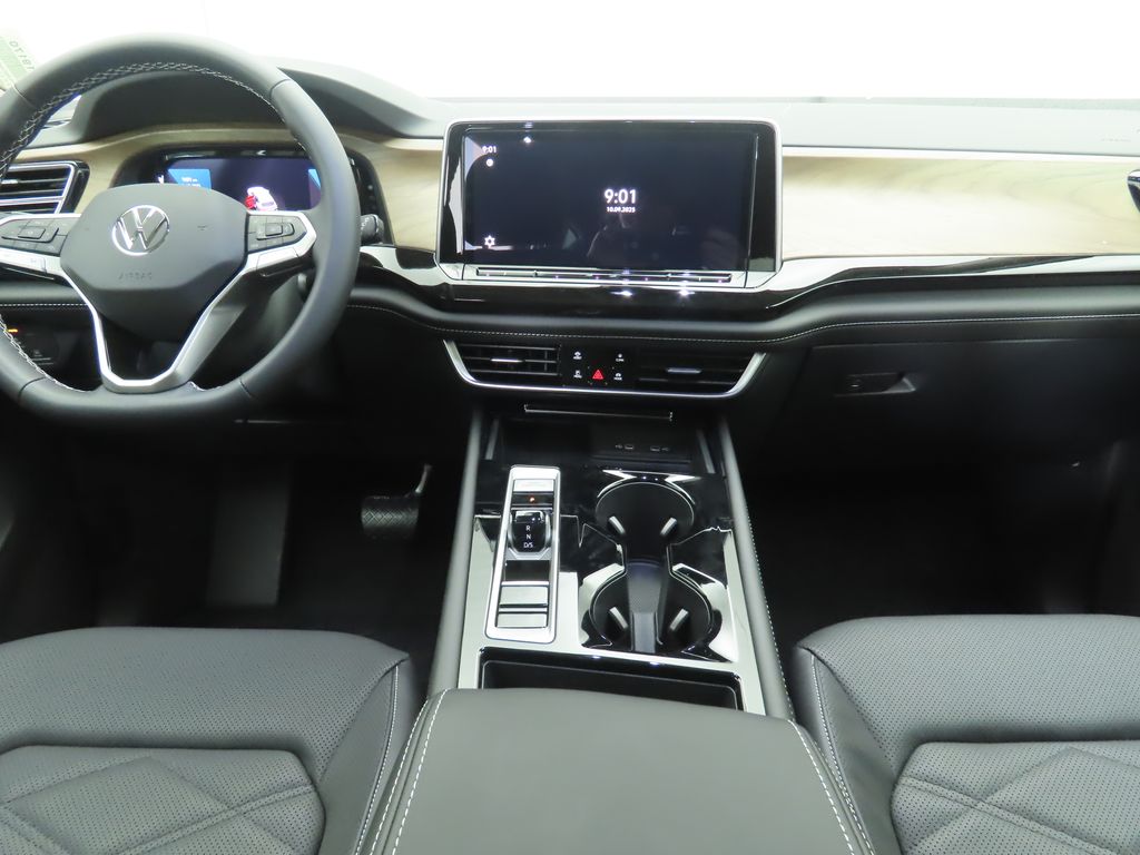 2026 Volkswagen Atlas SE Technology photo 13