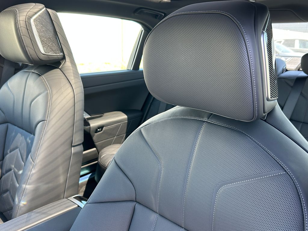 2025 Bmw 760i xDrive photo 14