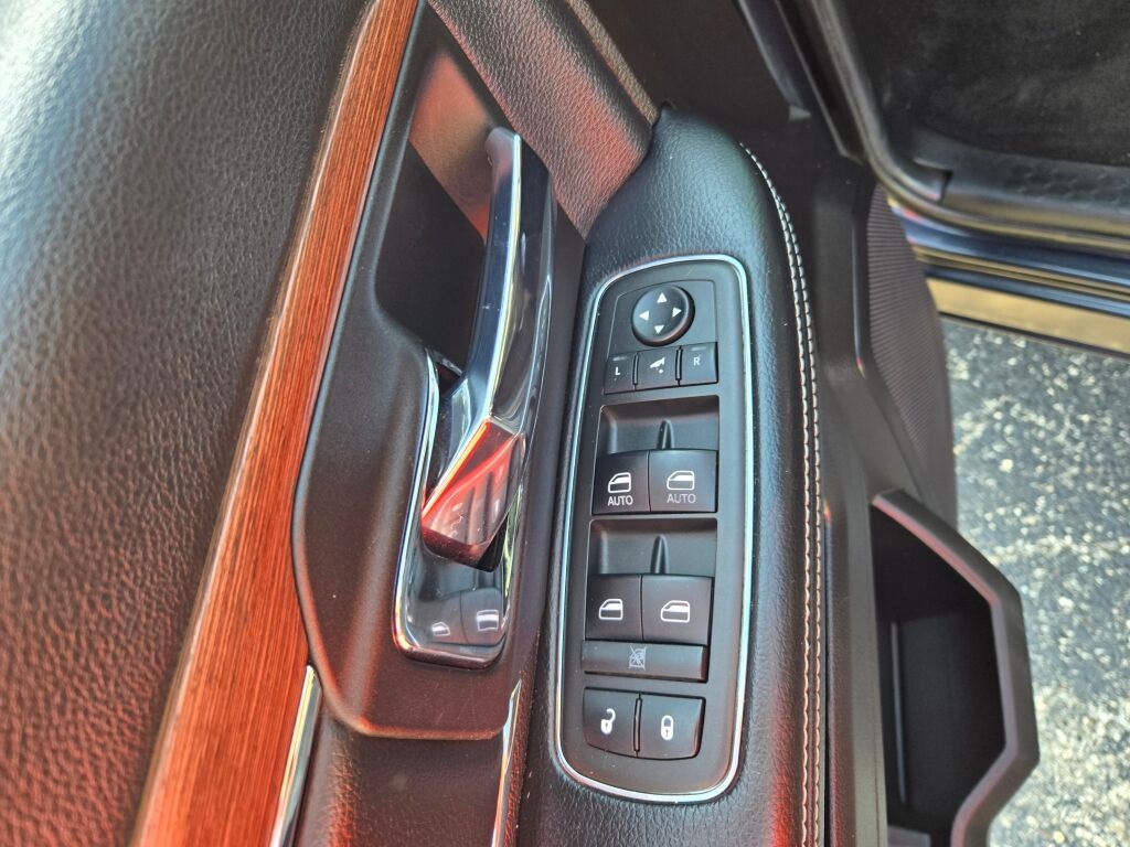2013 Ram 1500 Laramie photo 22